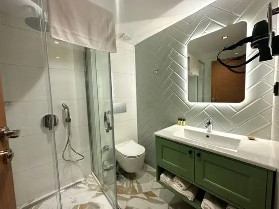 Standart Oda, Kara Manzaralı, Klimalı