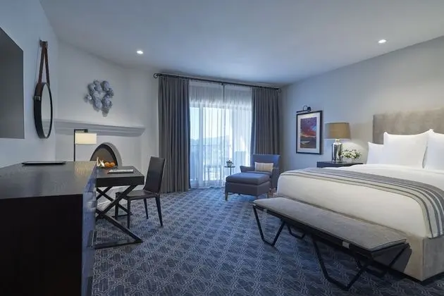 FIREPLACE SHANGRI-LA ROOM - KING BED