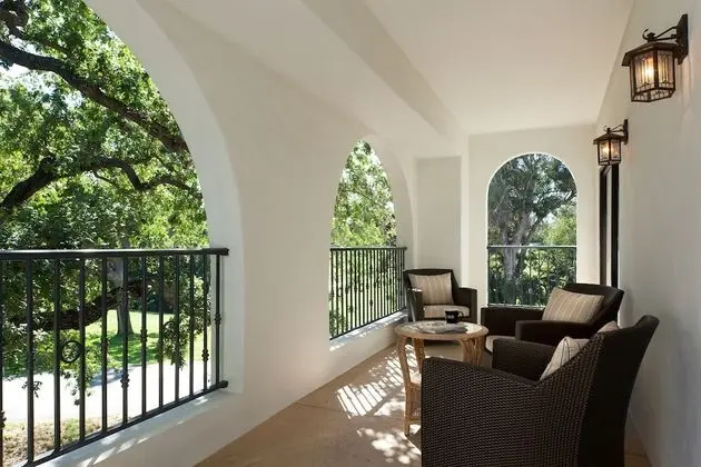 FIREPLACE SUITE - KING BED