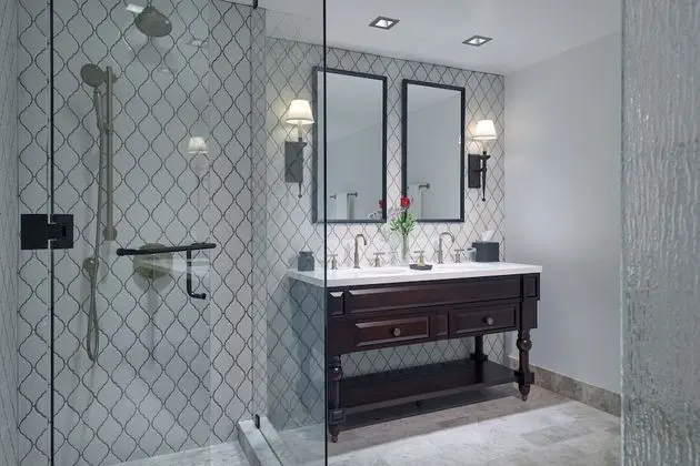 FIREPLACE SUITE - KING BED