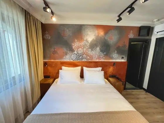 Standart Oda, Kara Manzaralı, Balkonlu