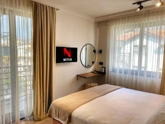 Standart Oda, Kara Manzaralı, Balkonlu