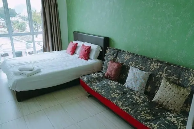 Standard room ,5 rooms only ,12pax(Sharing Living Room and on 3th Floor)