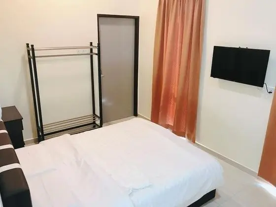Standard room ,5 rooms only ,12pax(Sharing Living Room and on 3th Floor)