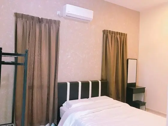 Standard room ,5 rooms only ,12pax(Sharing Living Room and on 3th Floor)