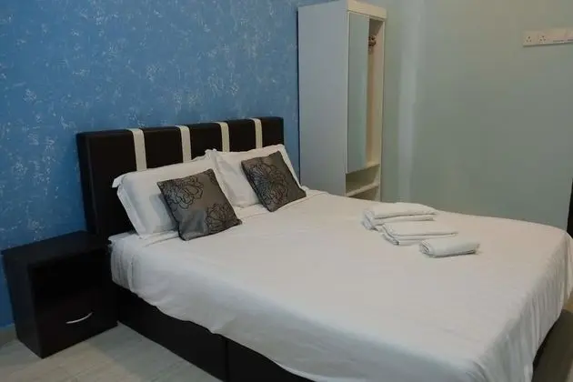 Standard room ,5 rooms only ,12pax(Sharing Living Room and on 3th Floor)