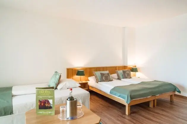 Üç Kişilik Oda, 3 Tek Kişilik Yatak, Balkon, Bahçeli