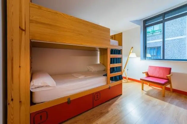 Ortak Ranzalı Oda, Karma Ranzalı Oda, Ortak Banyo (Max. 4 pax)