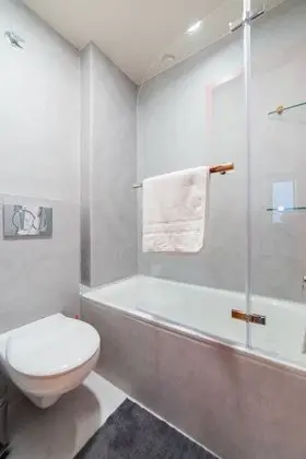 Ortak Ranzalı Oda, Karma Ranzalı Oda, Ortak Banyo (Max. 6 pax)