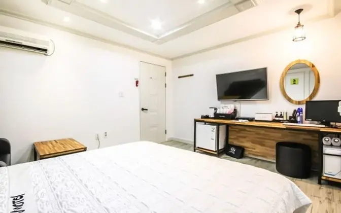 Deluxe Tek Büyük Yataklı Oda