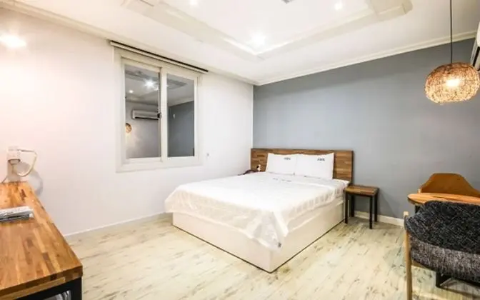 Deluxe Tek Büyük Yataklı Oda