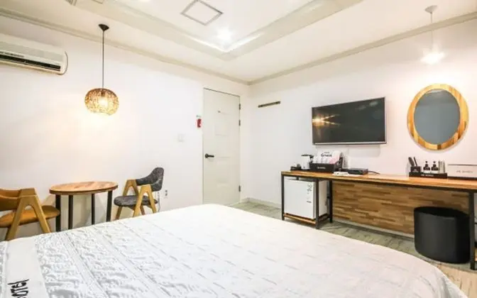 Deluxe Tek Büyük Yataklı Oda