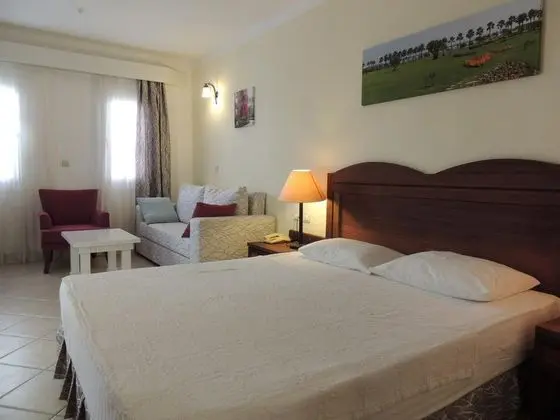 Aile Odası, Bahçe Manzaralı