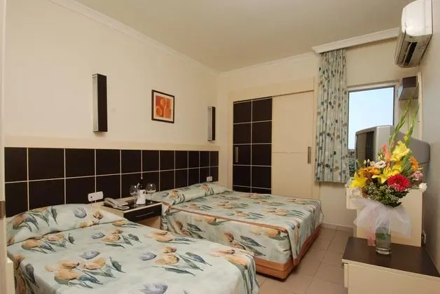 Apartment, Kara veya Havuz Manzaralı