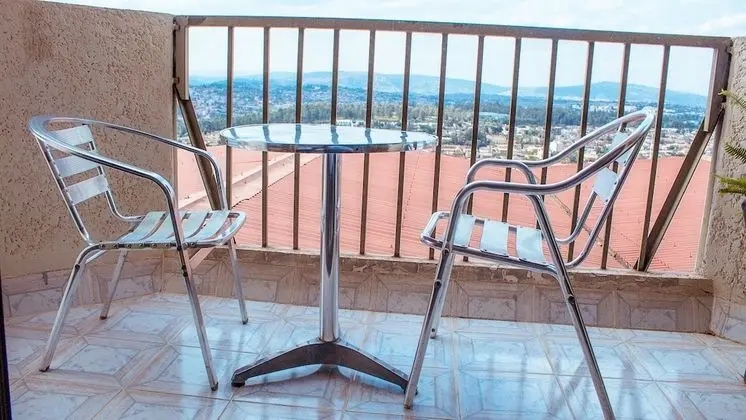 Standard Oda, Tepe Manzaralı