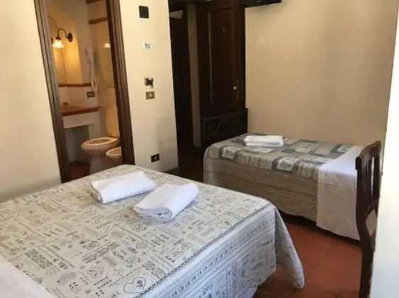 Üç Kişilik Oda