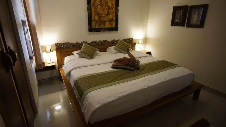 Tek Büyük veya İki Ayrı Yataklı Oda, 1 Yatak Odası, Bahçe Manzaralı, Havuz Kenarı