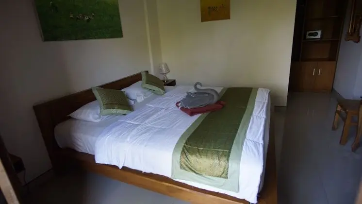 Tek Büyük veya İki Ayrı Yataklı Oda, 1 Yatak Odası, Bahçe Manzaralı, Havuz Kenarı