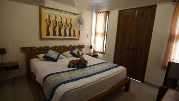 Tek Büyük veya İki Ayrı Yataklı Oda, 1 Yatak Odası, Bahçe Manzaralı, Havuz Kenarı