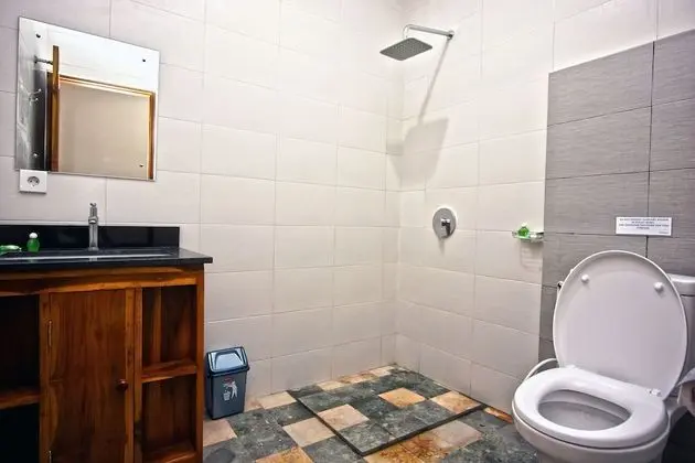 Tek Büyük veya İki Ayrı Yataklı Oda, 1 Yatak Odası, Bahçe Manzaralı, Havuz Kenarı