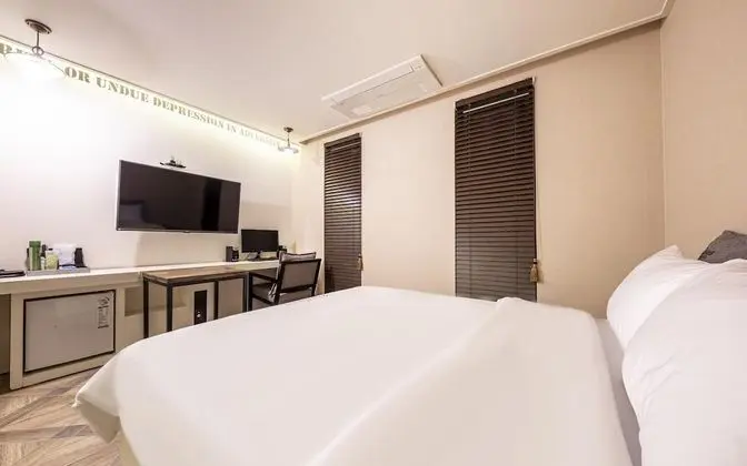 Oda (Massage Chair room)