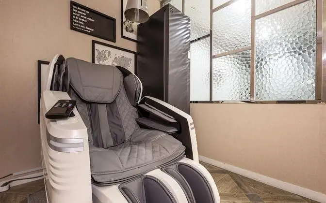 Oda (Massage Chair room)