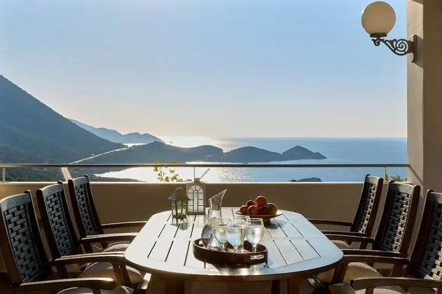 Villa, 3 Yatak Odası, Kişiye Özel Havuzlu, Denize Bakan (Kalypso)