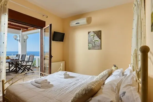 Villa, 3 Yatak Odası, Kişiye Özel Havuzlu, Denize Bakan (Kalypso)