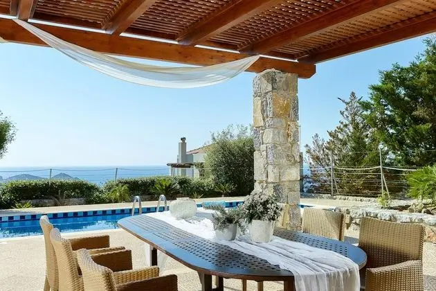 Villa, 3 Yatak Odası, Kişiye Özel Havuzlu, Denize Bakan (Kalypso)