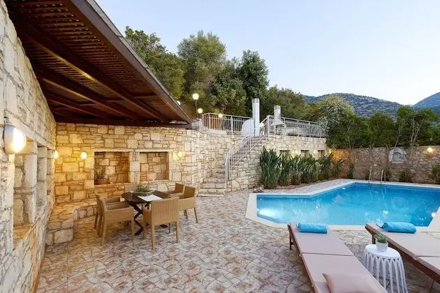 Villa, 3 Yatak Odası, Kişiye Özel Havuzlu, Okyanusa Sıfır (Dioni)