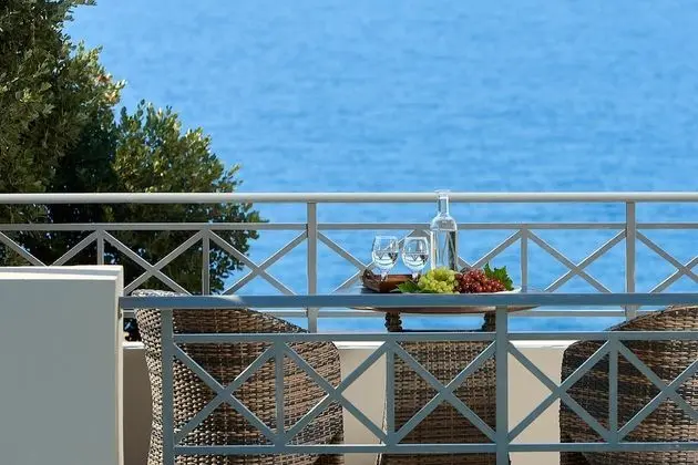 Villa, 3 Yatak Odası, Kişiye Özel Havuzlu, Okyanusa Sıfır (Dioni)