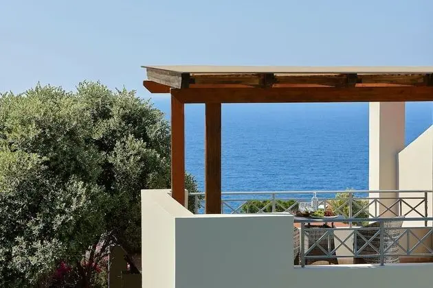 Villa, 3 Yatak Odası, Kişiye Özel Havuzlu, Okyanusa Sıfır (Dioni)