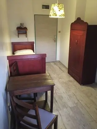 İki Ayrı Yataklı Oda, 2 Tek Kişilik Yatak, Ortak Banyo