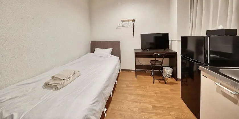 Tek Kişilik Oda, 1 Tek Kişilik Yatak, Sigara İçilmez, Şehir Manzaralı