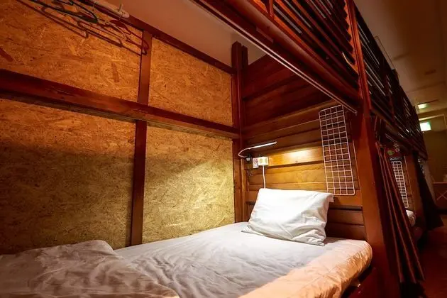 Ortak Ranzalı Oda, Karma Ranzalı Oda