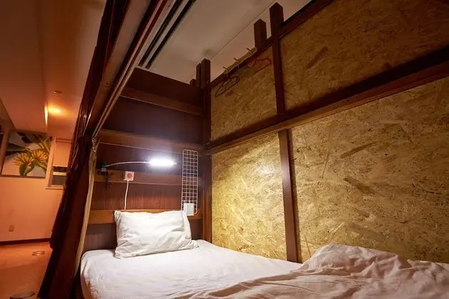 Ortak Ranzalı Oda, Karma Ranzalı Oda