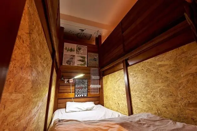 Ortak Ranzalı Oda, Karma Ranzalı Oda