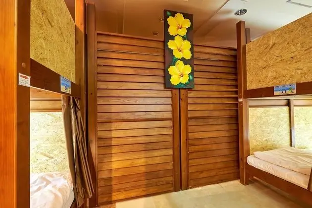 Ortak Ranzalı Oda, Karma Ranzalı Oda