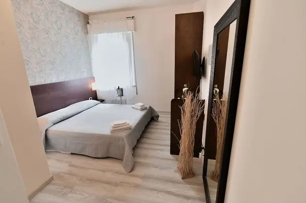 Classic Tek Büyük Yataklı Oda
