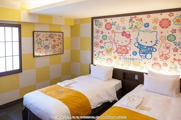 Design İki Ayrı Yataklı Oda, Sigara İçilmez (Hello Kitty)
