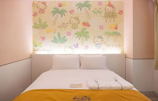 Design Tek Büyük Yataklı Oda, Sigara İçilmez (Hello Kitty)