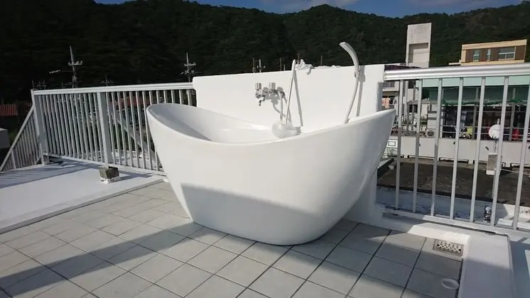 Traditional Oda, Ortak Banyo (15m sq)