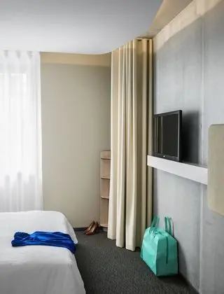 Premium Tek Büyük Yataklı Oda
