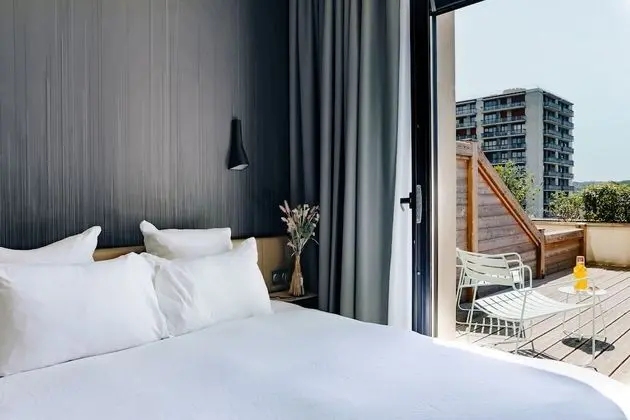 Premium Tek Büyük Yataklı Oda