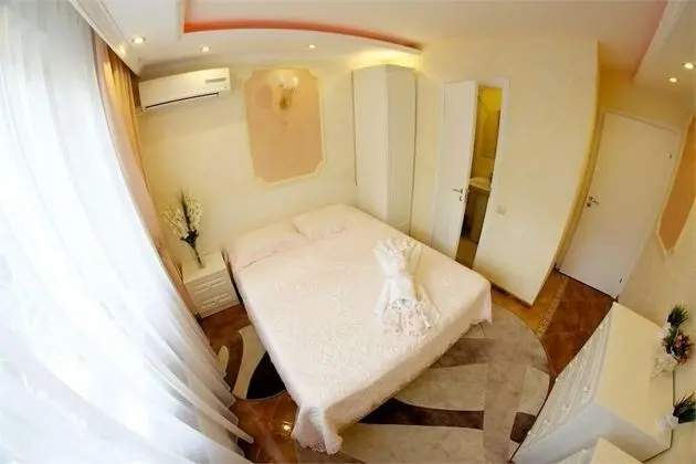 Comfort Tek Büyük veya İki Ayrı Yataklı Oda