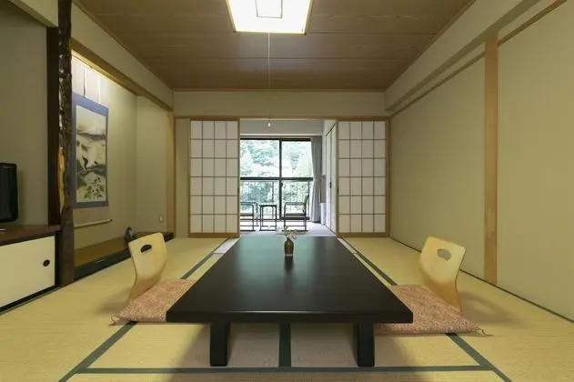 Traditional Oda, Sigara İçilmez, Dağ Manzaralı (Japanese Style, Halfboard)