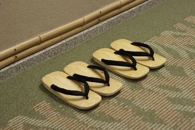 Traditional Süit, Sigara İçilmez (Japanese Style)