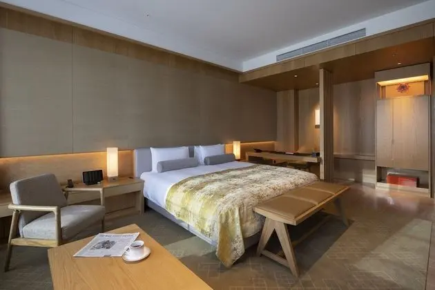 Junior Süit, 1 En Büyük (King) Boy Yatak, Sigara İçilmez (Heritage,Bath,Breakfast,Minibar,60sqm)