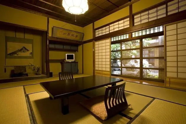 Traditional Oda, Sigara İçilmez, Bahçe Manzaralı (Japanese Classic-Style)