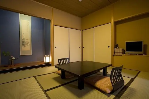Traditional Oda, Sigara İçilmez, Nehir Manzaralı (Japanese Modern-Style)